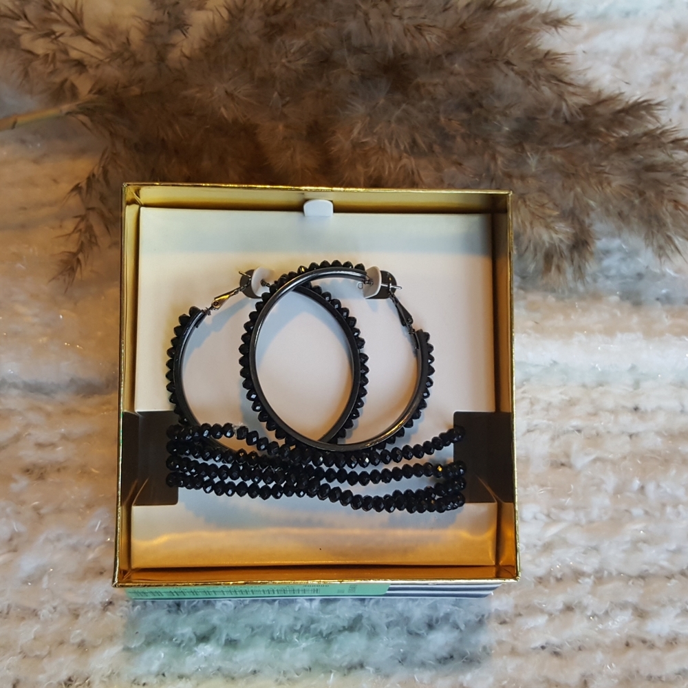 2 set/box of Jaclyn Smith fashion jewelry - Picture 2 of 2